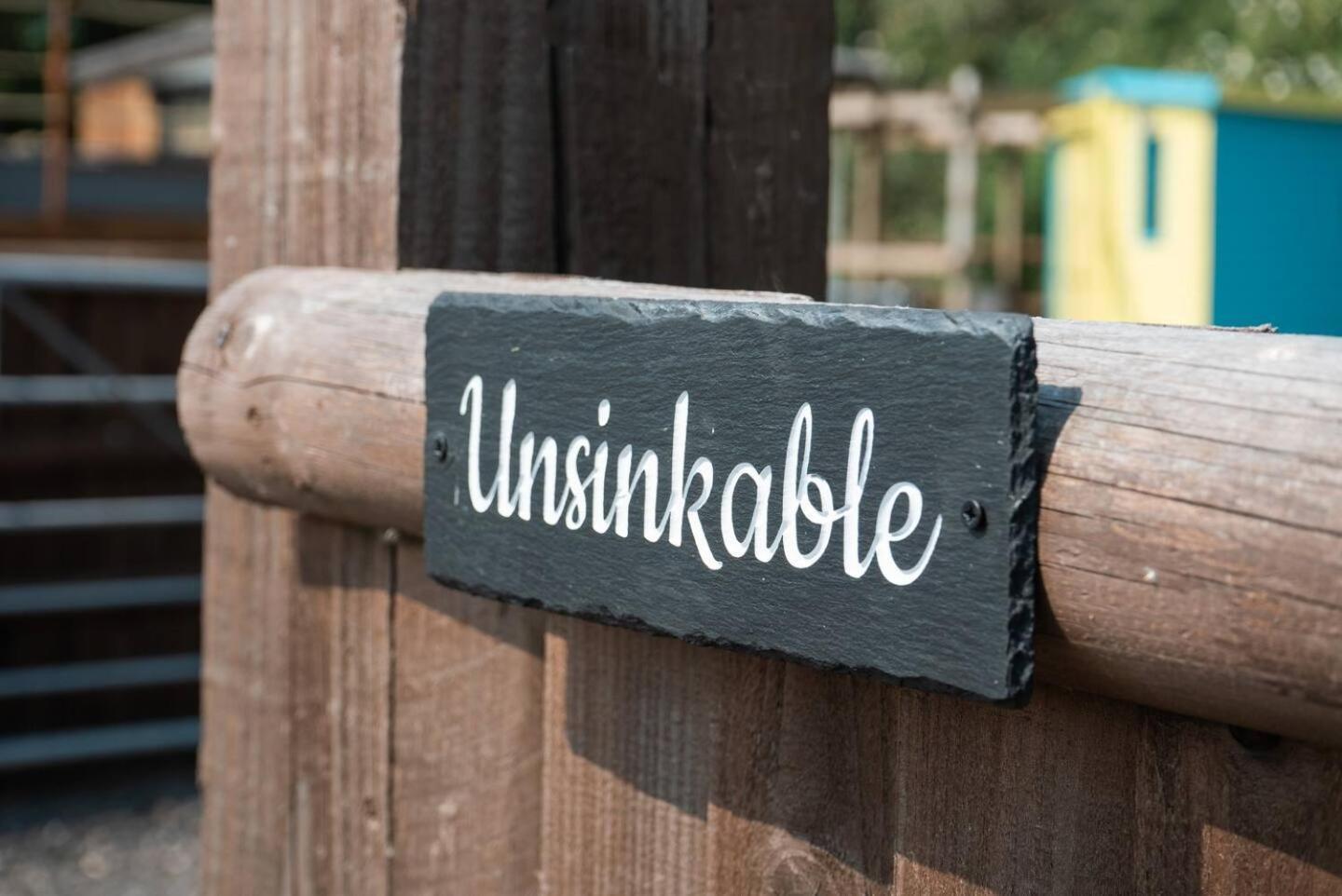 Swallowfield Glamping-Unsinkable Yeovil Exterior foto